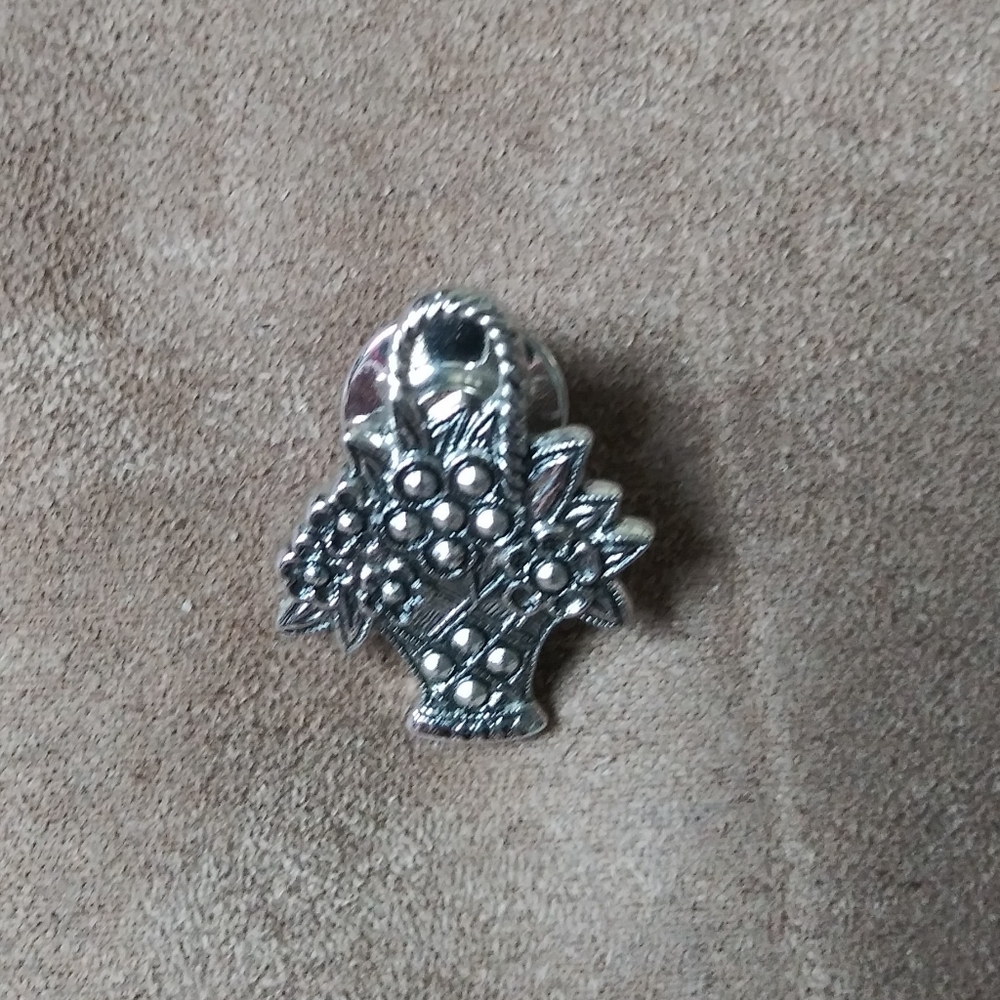 Vintage Avon Floral Basket Pin